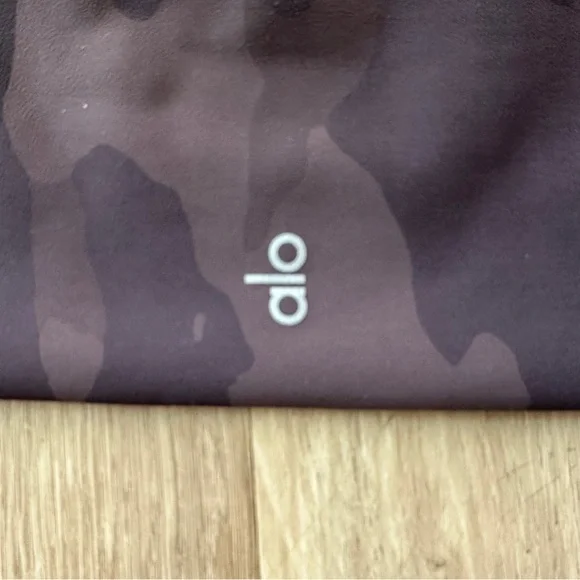 Alo Camo Leggings - Picture 6 of 7